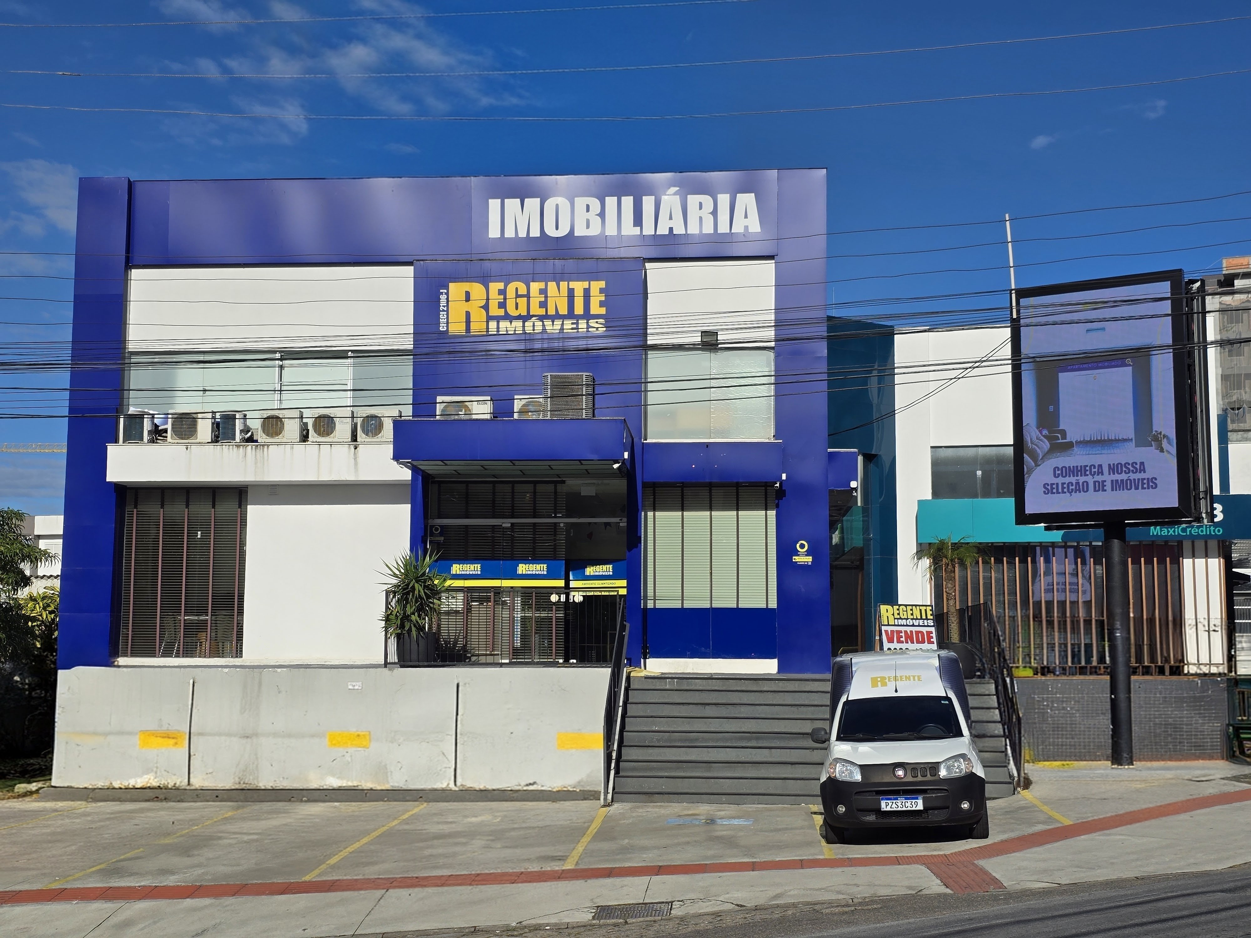 Fachada da Regente Imóveis