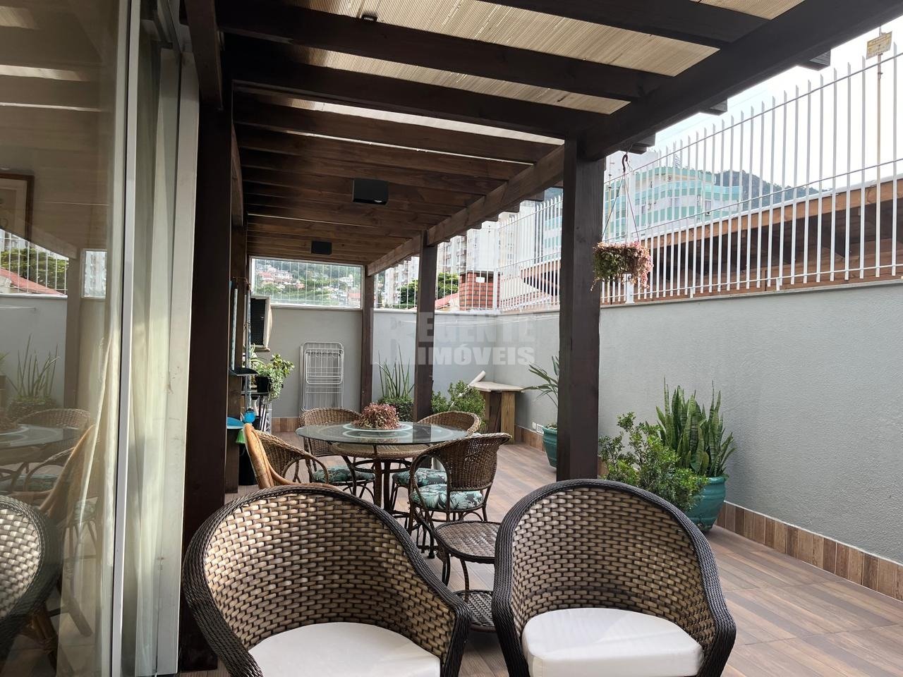 Apartamento à venda com 3 dormitórios no bairro Trindade em Florianópolis