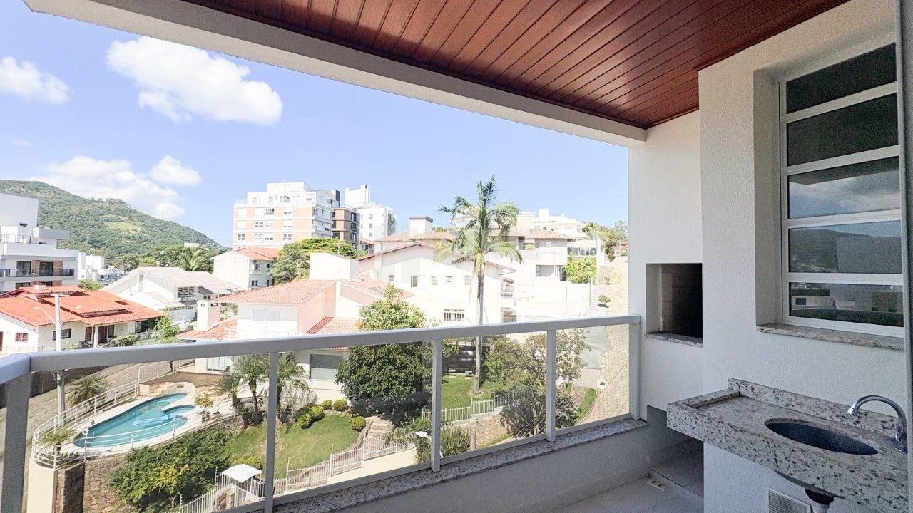 Apartamento à venda no bairro Carvoeira em Florianópolis