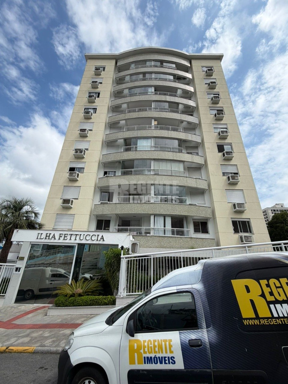 Excelente apartamento de 2 dormitórios para locação no bairro Itacorubi!