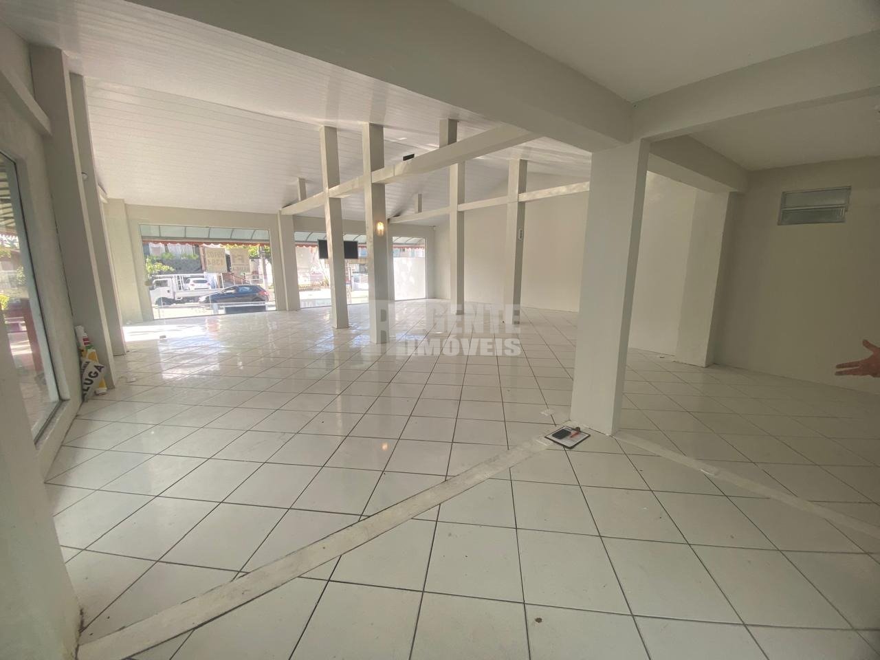 Ótima loja para locação no bairro Trindade!