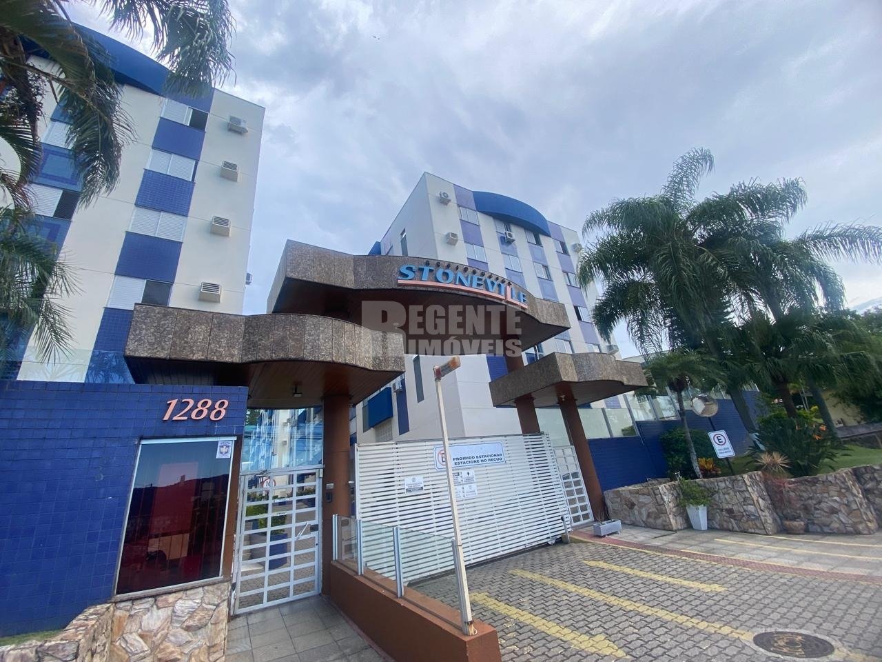 Ótimo apartamento de 3 dormitórios para locação no bairro Trindade!