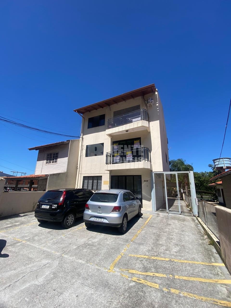 Ótimo apartamento para alugar no bairro Costeira!