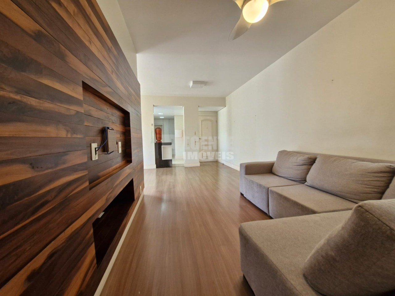 Apartamento à venda com 3 dormitórios no Centro em Florianópolis