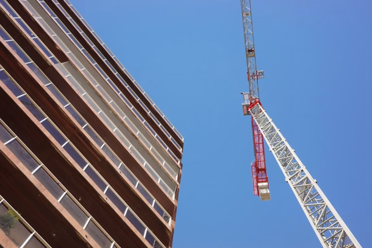 Comprar una vivienda sobre plano y venderla al recibirla: cómo funciona la estrategia de arbitraje