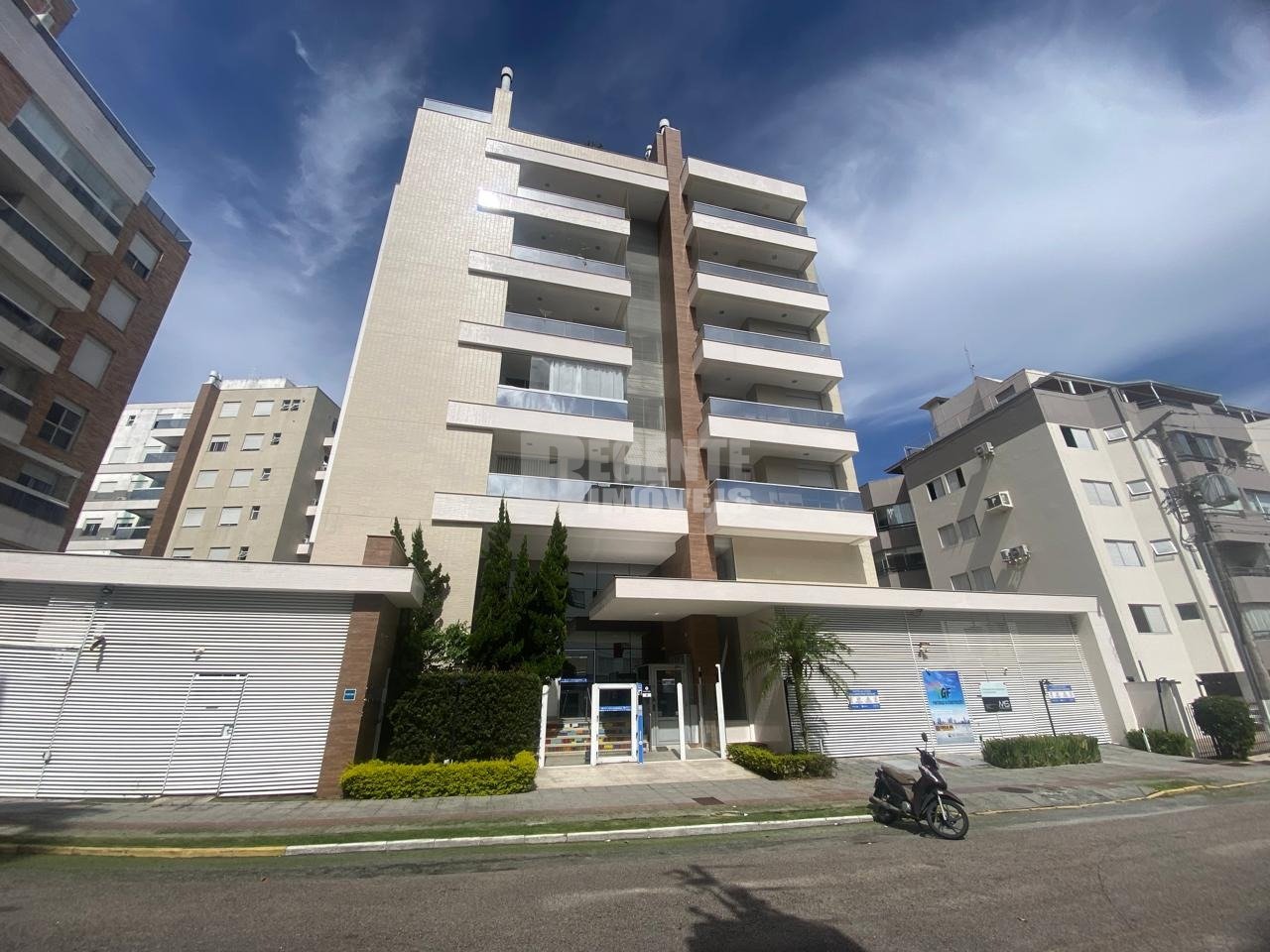 Excelente apartamento de 2 dormitórios, no bairro Córrego Grande!
