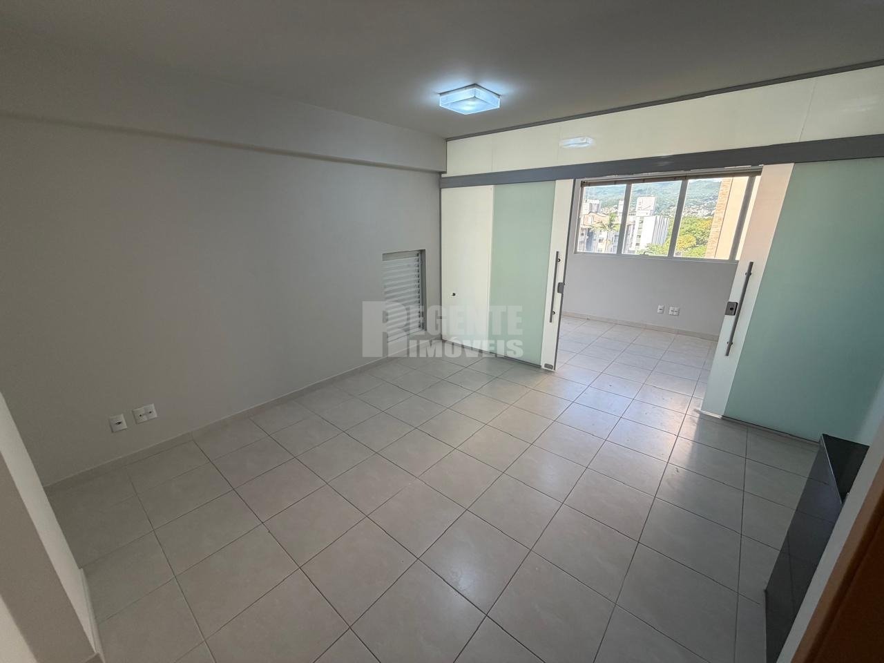 Excelente sala comercial para locação no bairro Itacorubi para locação!