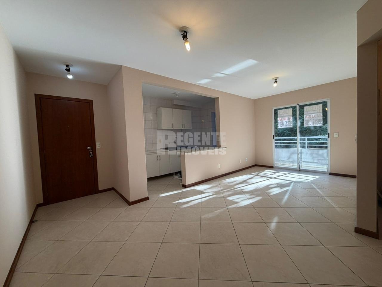 Ótimo apartamento de 2 dormitórios no bairro Córrego Grande!