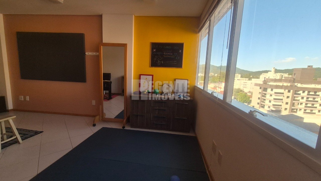 Sala para à venda bairro Trindade em Florianópolis