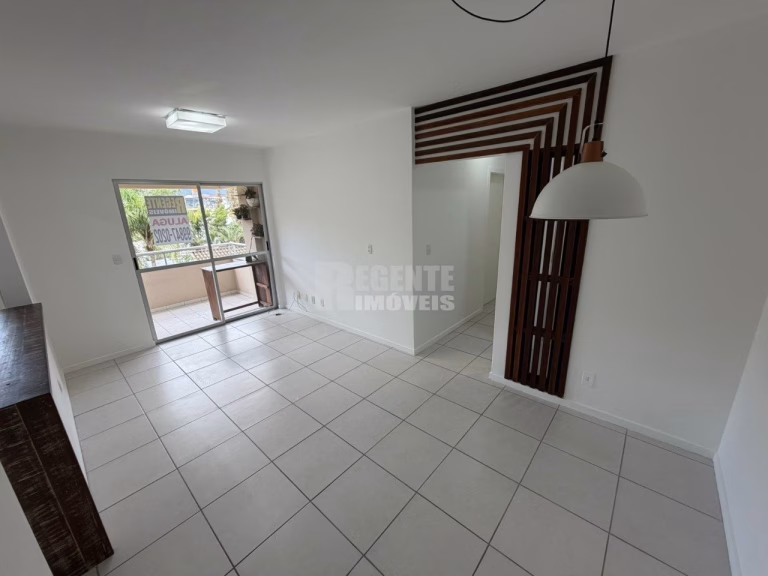 Excelente apartamento para locação de 2 dormitórios no bairro Saco Grande!