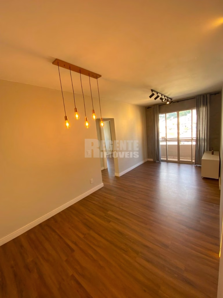 Excelente apartamento de 2 dormitórios para locação no bairro Trindade!