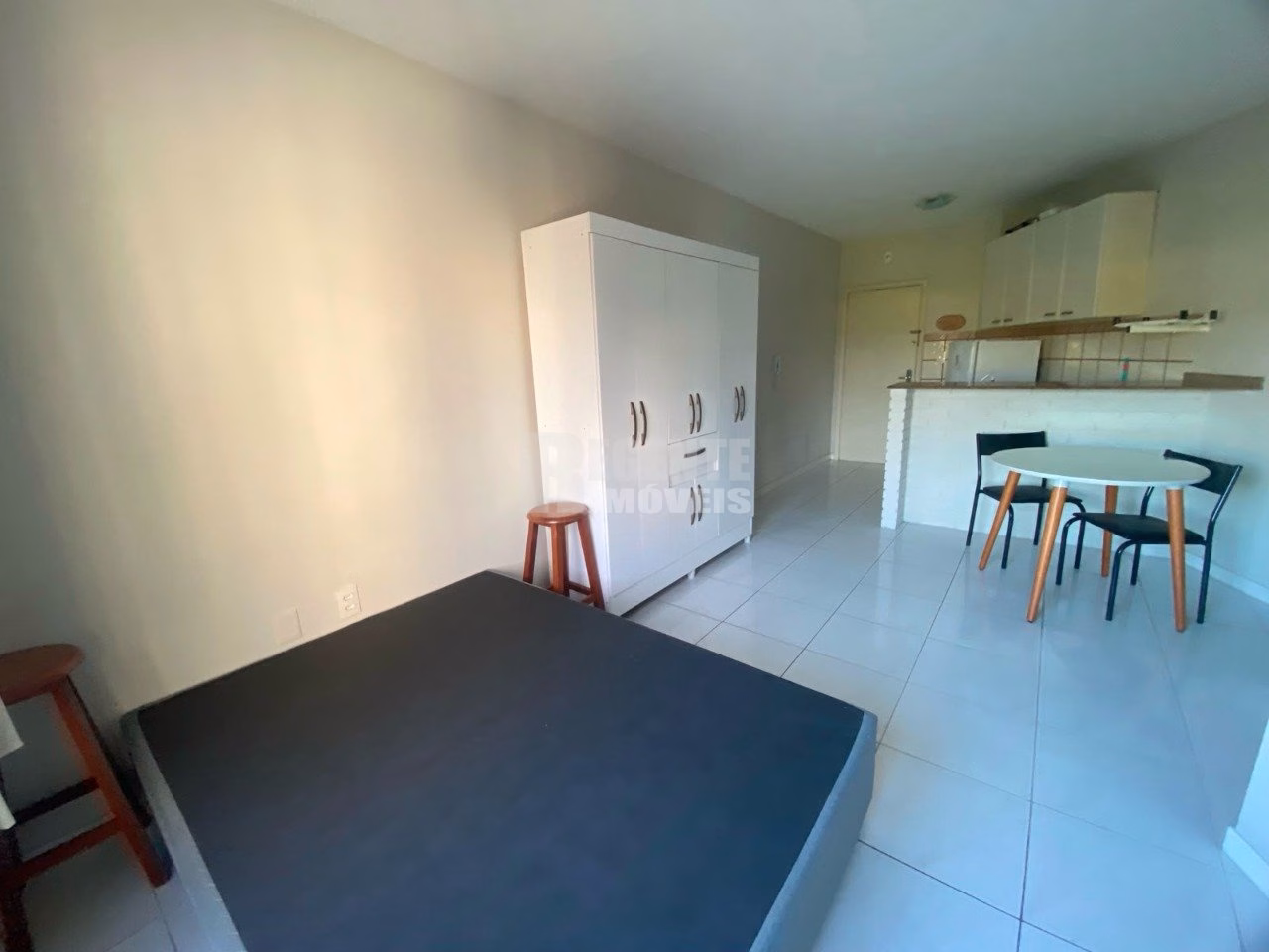 Excelente monoambiente para alquiler en el barrio Carvoeira, ¡frente a UFSC! - Foto 1