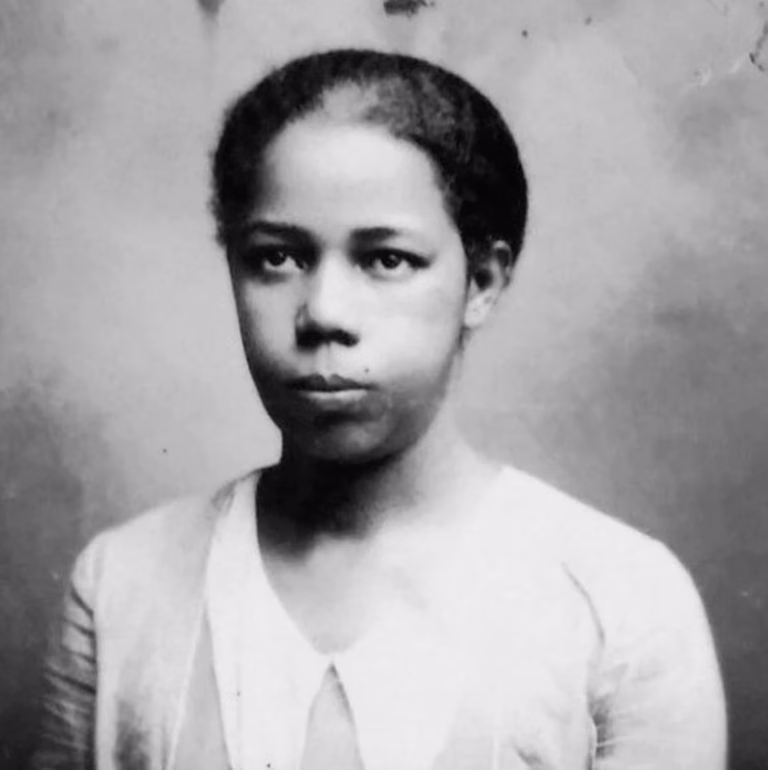 Antonieta de Barros, a professora que chegou antes
