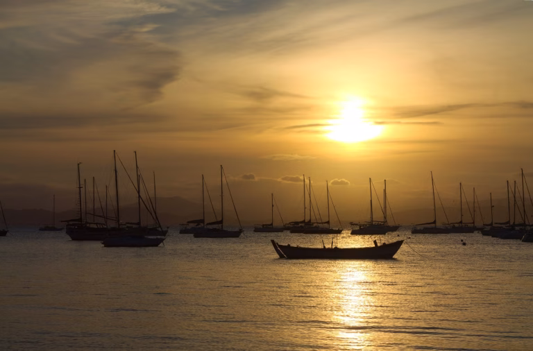 Cinco pontos concentram o pôr do sol em Florianópolis: quase todos ficam a oeste da Ilha