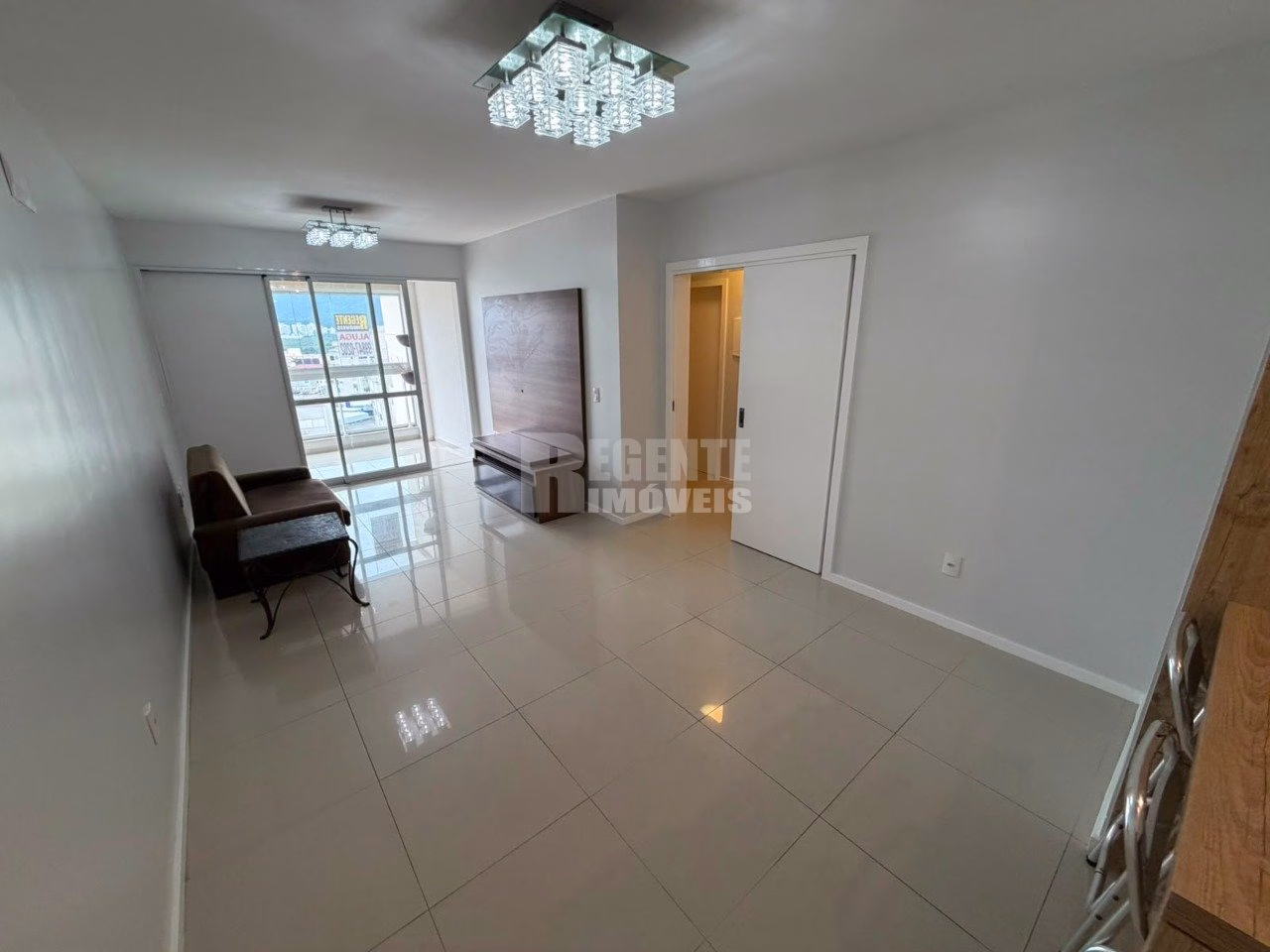 ¡Excelente departamento de 3 dormitorios en el barrio Trindade, al lado de la UFSC! - Foto 1