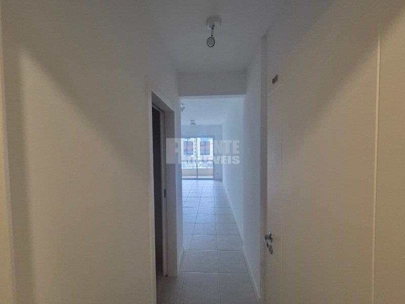 Entrada - Fundo Sala - Apartamento 3 quartos no Itacorubi em Florianópolis