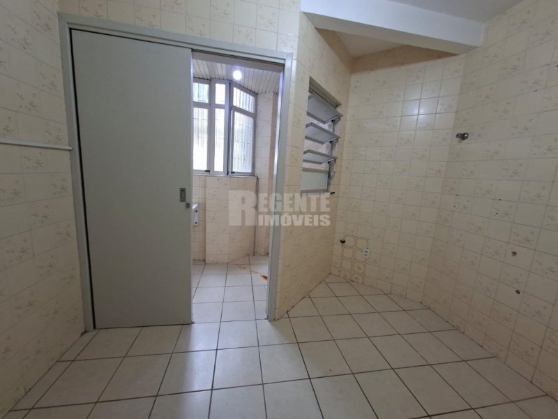 1-Bedroom Apartment with Shared Parking for Sale in Trindade Neighborhood, Florianópolis - Photo 8