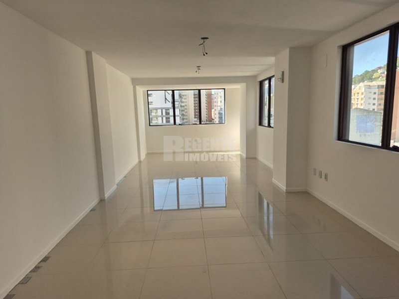 Sala 702 a Golden - Salas/Conjuntos no Centro em Florianópolis