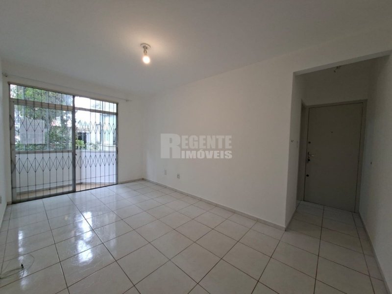 1-Bedroom Apartment with Shared Parking for Sale in Trindade Neighborhood, Florianópolis - Photo 7