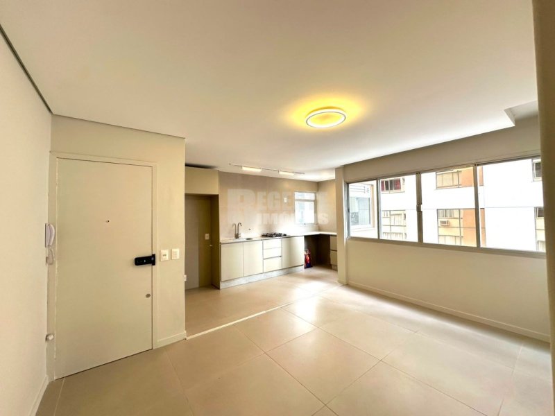 Apartamento 2 quartos no Centro em Florianópolis - Foto 2