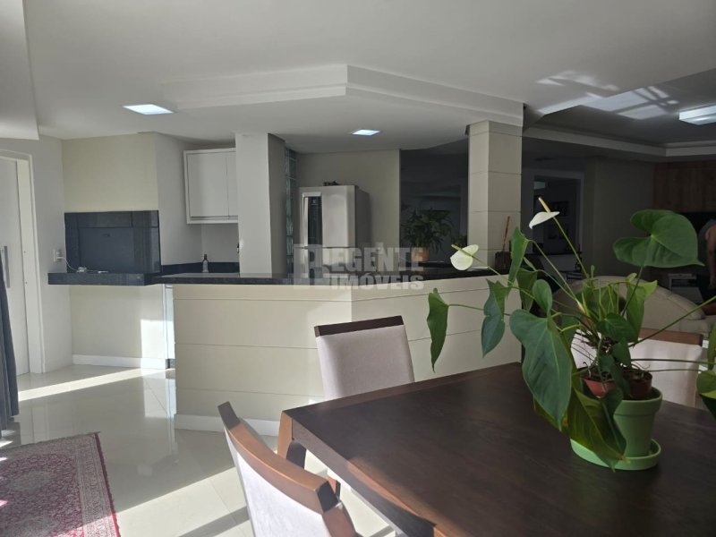Casa 4 quartos no Parque São Jorge em Florianópolis - Foto 2