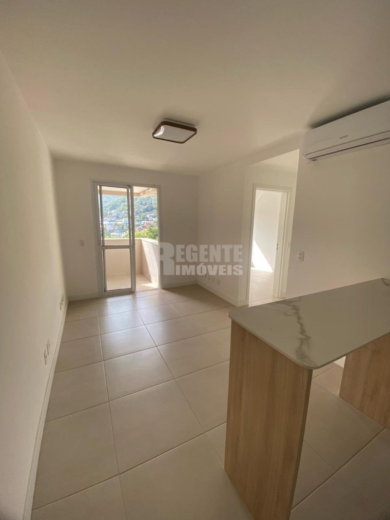 Excelente departamento de 2 dormitorios en alquiler en el barrio Itacorubi! - Foto 2