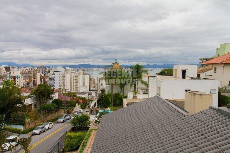 039_2025-05-30_13-08-48 - Casa 4 quartos no Centro em Florianópolis
