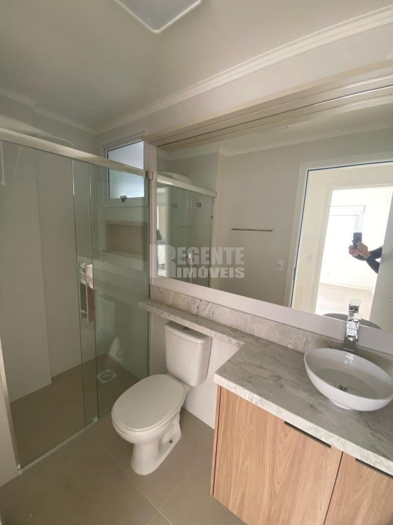 Excelente departamento de 2 dormitorios en alquiler en el barrio Itacorubi! - Foto 9