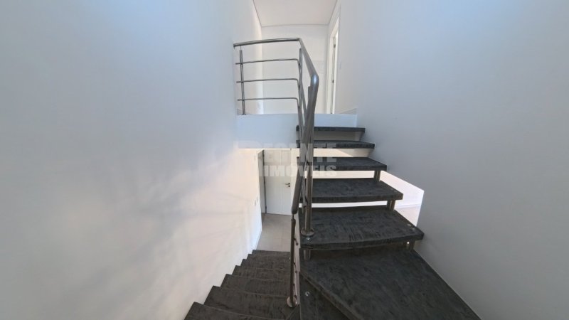 ESCADA + HALL SUPERIOR - Apartamento 1 quartos no João Paulo em Florianópolis