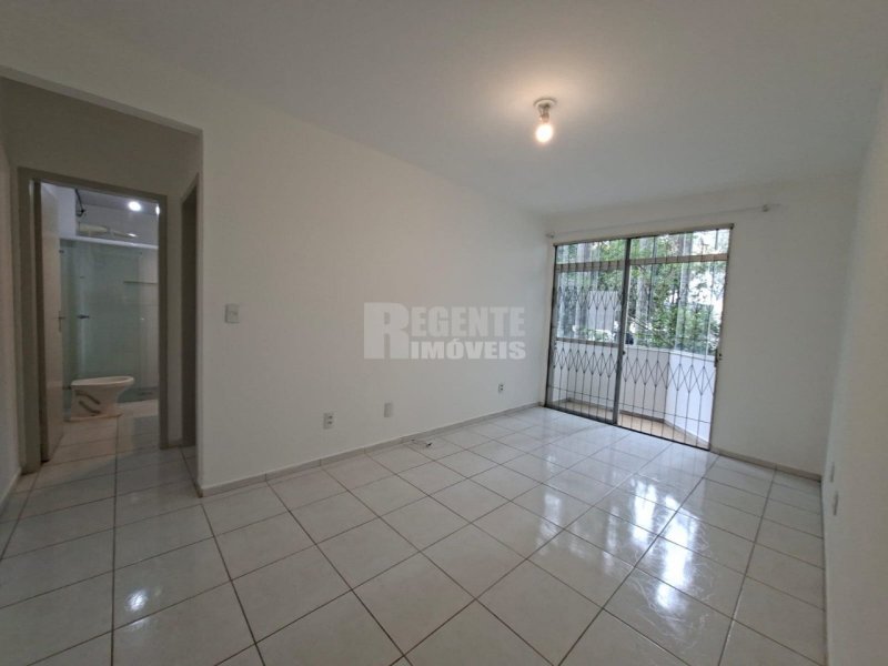 1-Bedroom Apartment with Shared Parking for Sale in Trindade Neighborhood, Florianópolis - Photo 6