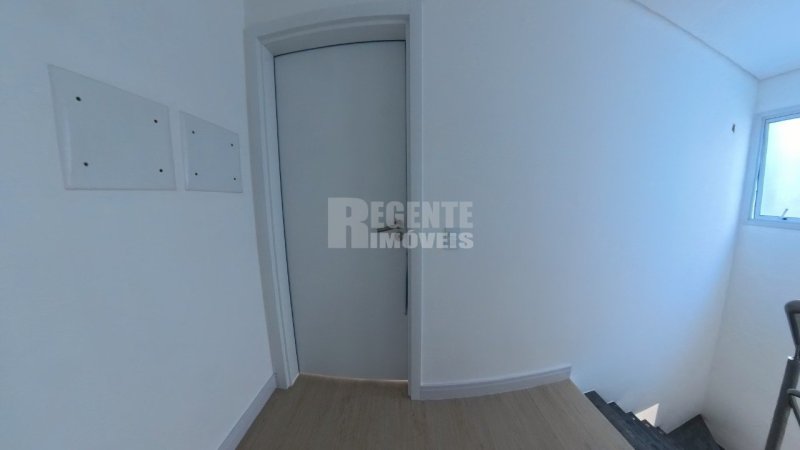 HALL SUPERIOR 2 - Apartamento 1 quartos no João Paulo em Florianópolis