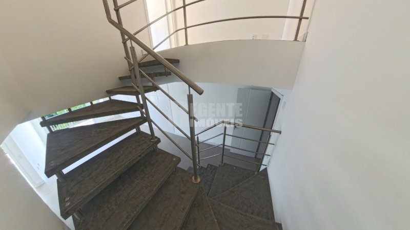 ESCADA E HALL SUPERIOR - Apartamento 2 quartos no João Paulo em Florianópolis