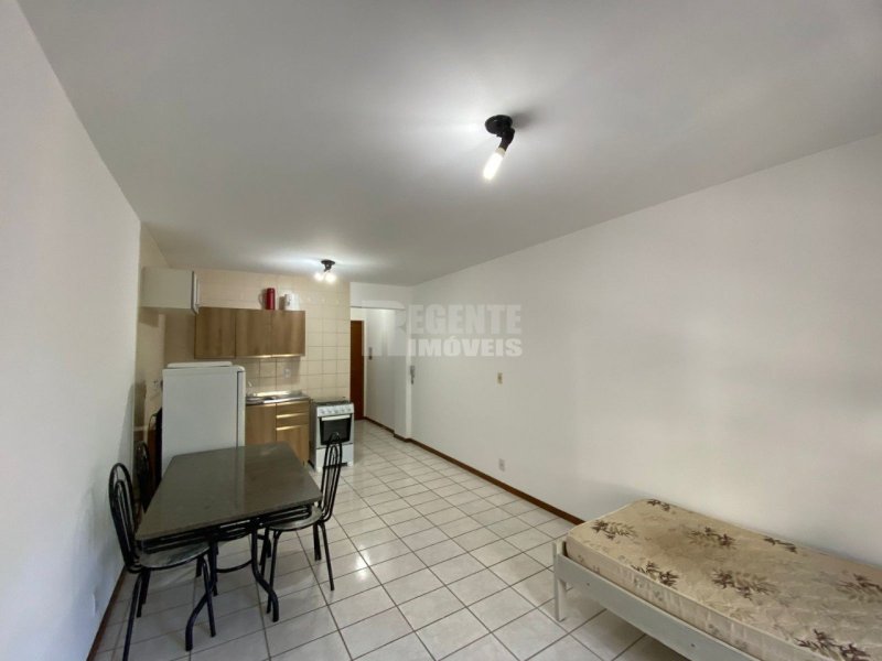 Kitnet 1 quartos no Carvoeira em Florianópolis - Foto 2