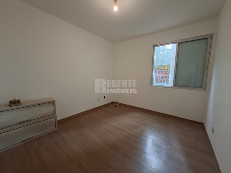 1-Bedroom Apartment with Shared Parking for Sale in Trindade Neighborhood, Florianópolis - Photo 3